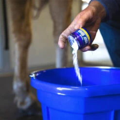 Vetericyn Mobility Hoof Soak -Horse Care Supply Store mobility hoof soak 30mg bucket pour 21304078 vetericyn 39099.1649368051
